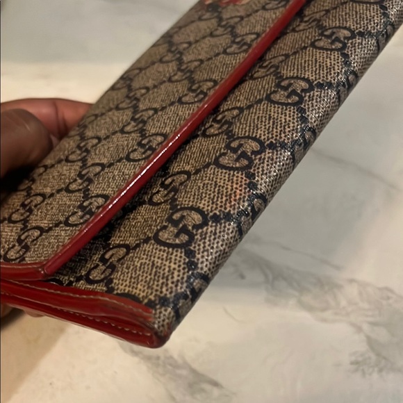 Gucci Gray and Red Wallet with Iconic GG Pattern - Picture 9 of 9